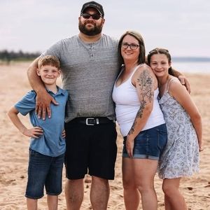 Meet your Posher, Casey